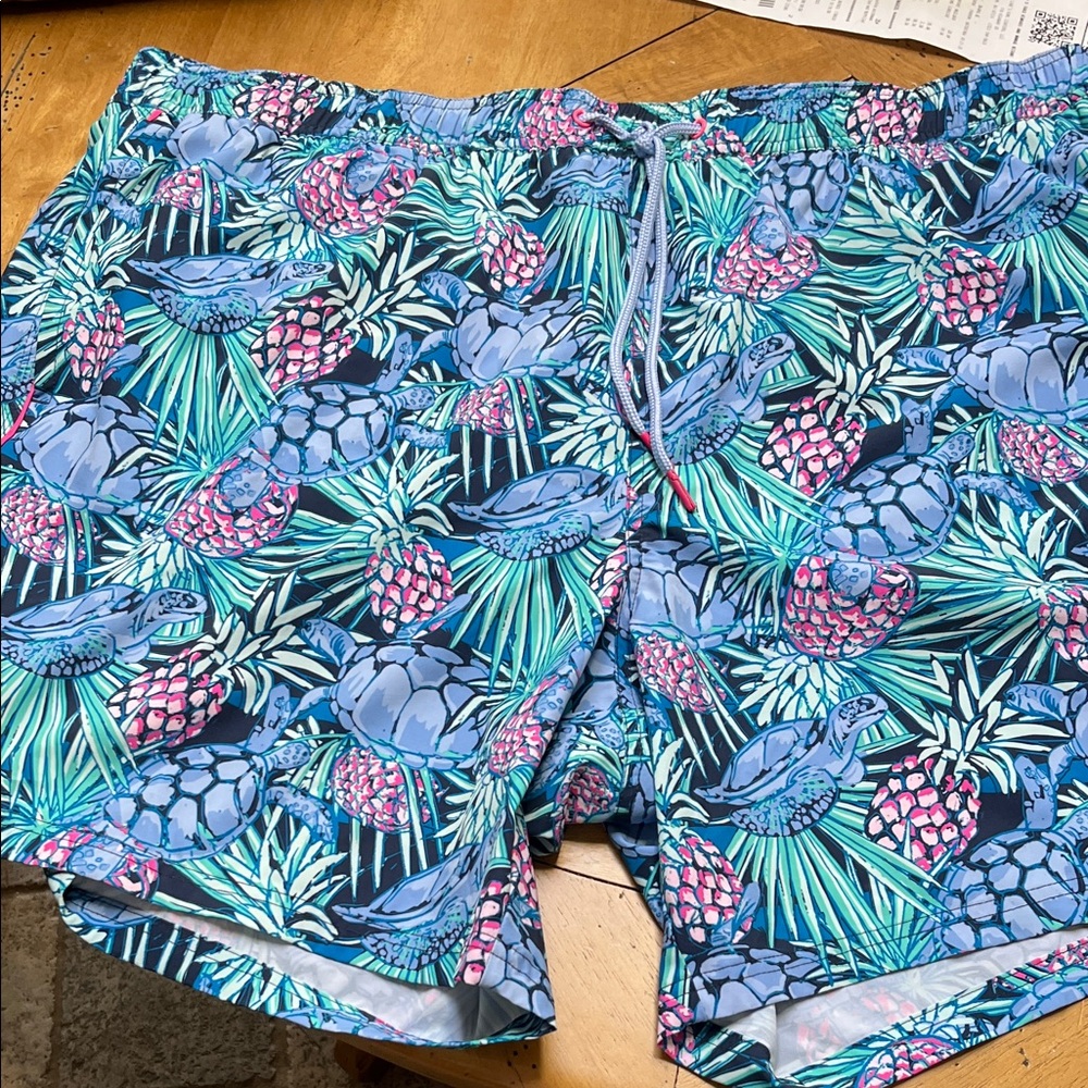 Vineyard vines, tropical swim trunks 2XB